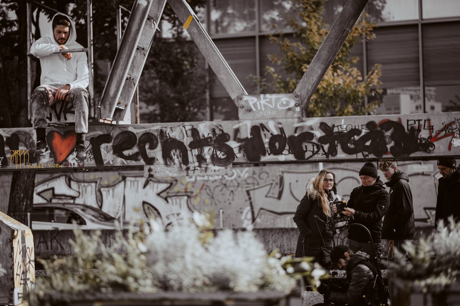 Team bei der visuellen Projektabstimmung