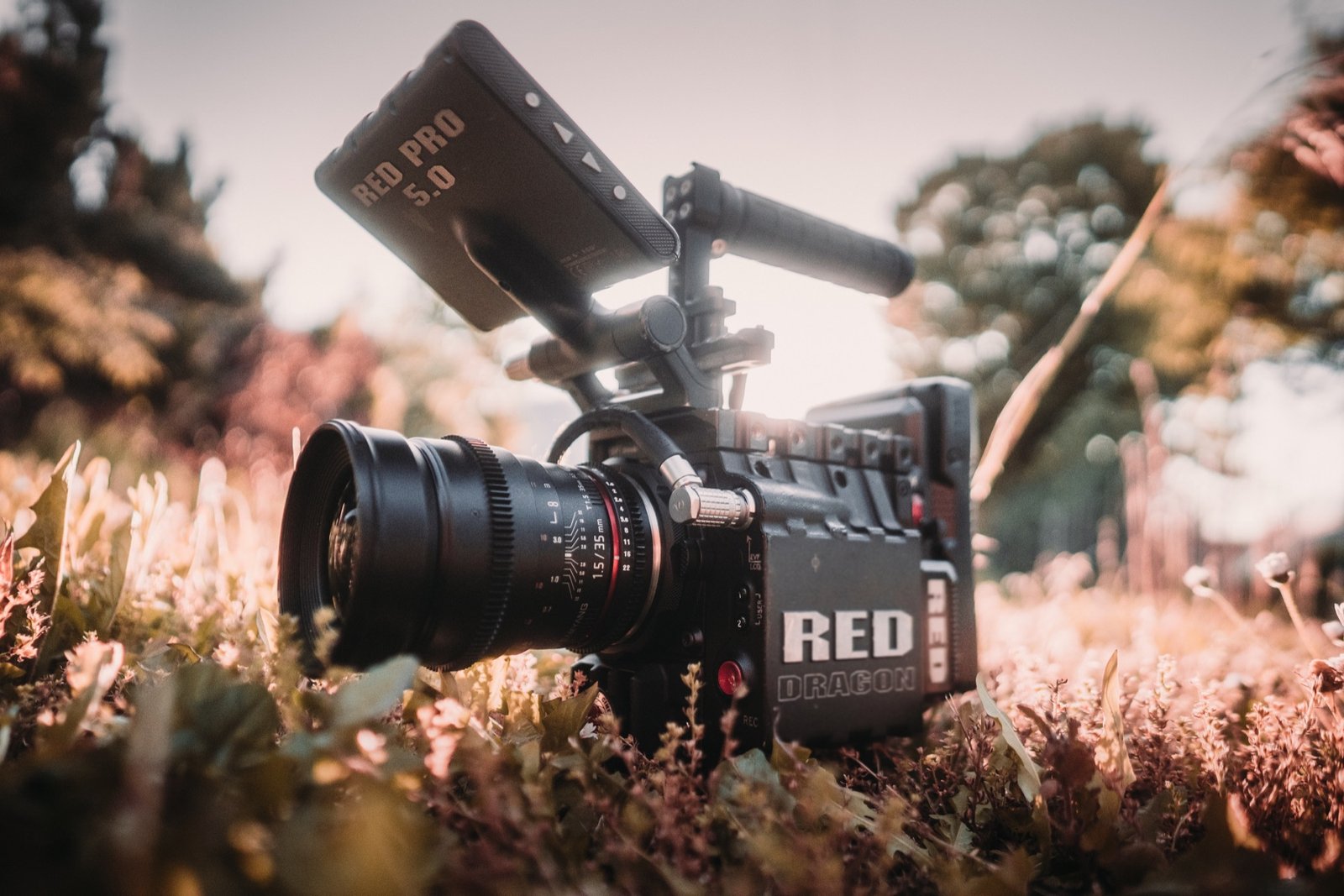 RED Kamera als Symbol für professionelle Filmproduktion und DoP-Arbeit